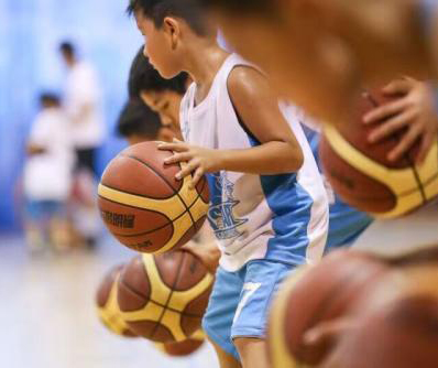欧陆篮球场地胶助力让青少年篮球场训练营更专业