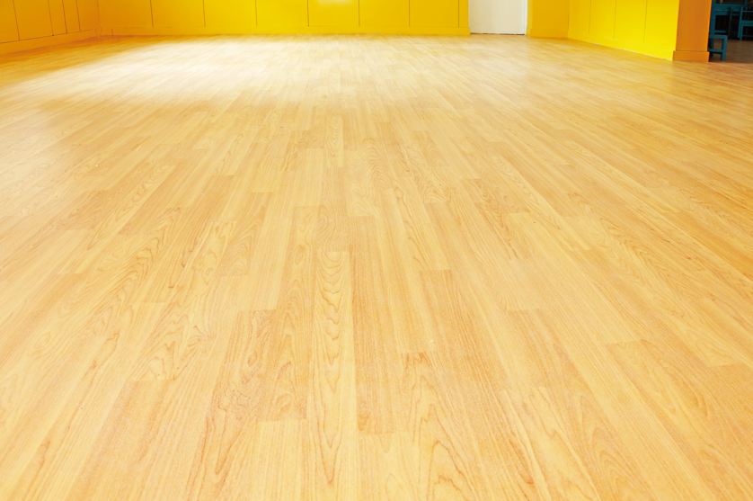 木纹地胶板是办公室地面材质的最佳之选【欧陆平台】